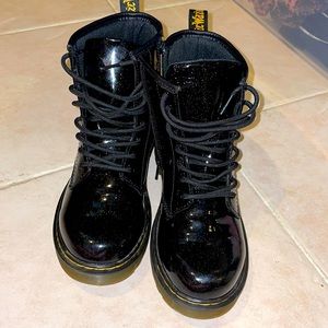 Kids Dr. Martens black with glitter